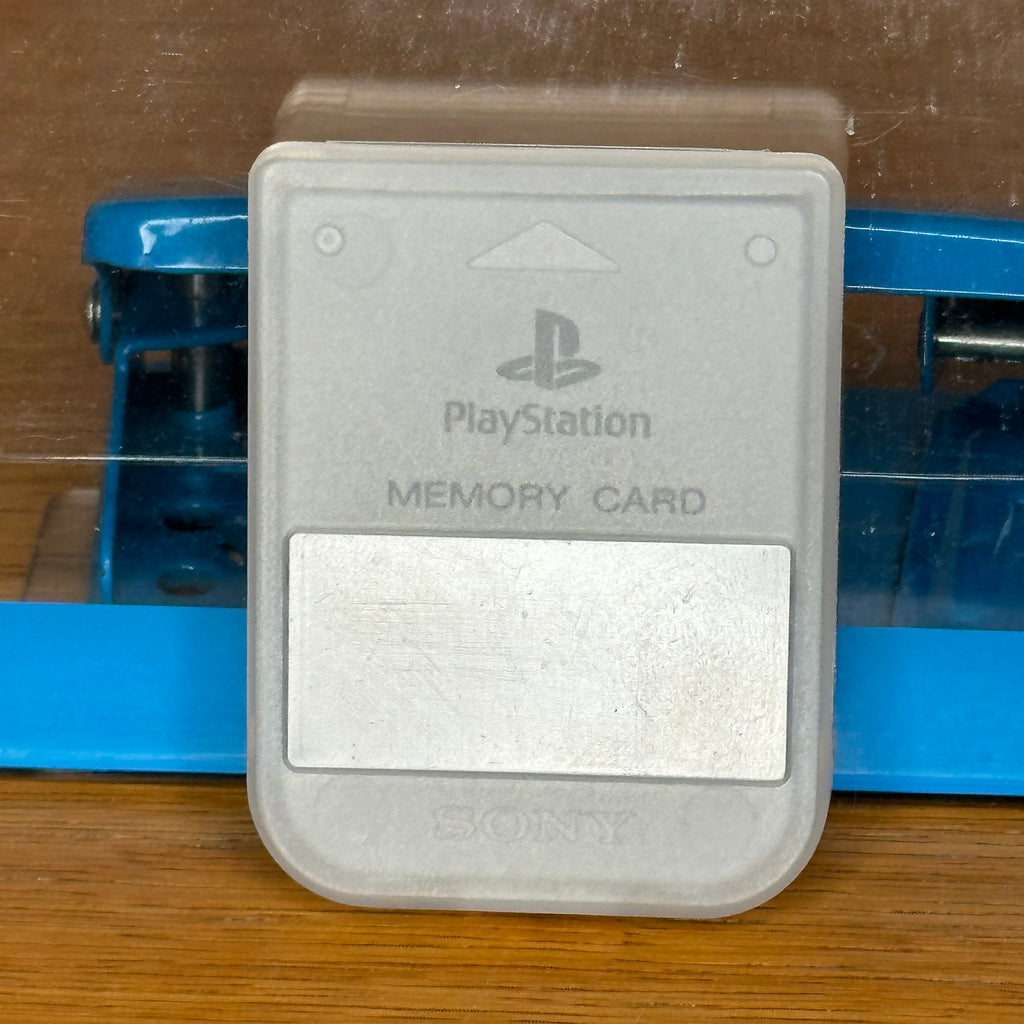 Memory Card Original Sony PlayStation 1 – 15 Blocos com Capinha Protetora